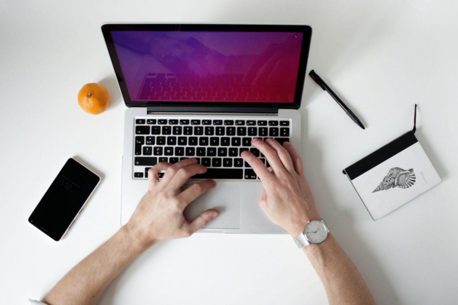 Customer receiving technical support for budgeting software setup